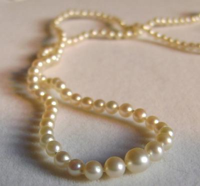 pearl necklace cost