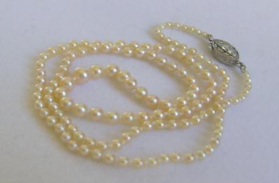 saltwater pearl necklace