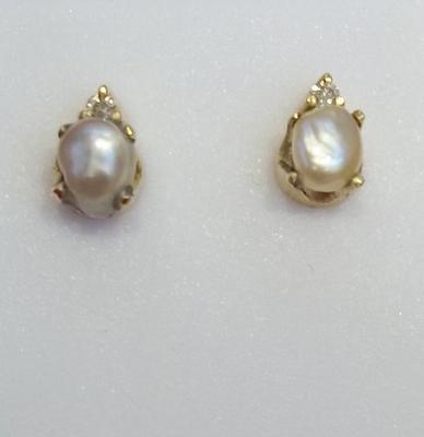 saltwater pearl earrings