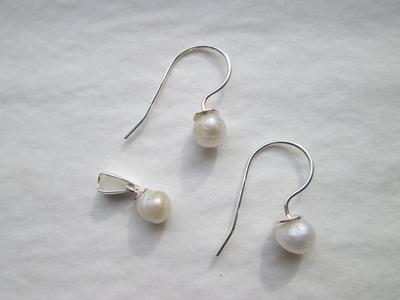 USA Natural Pearl Earrings & Pendant Set on Sterling Silver