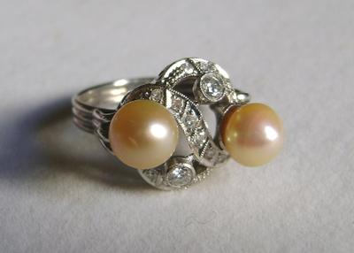 Vintage 1940s Natural Pearl Platinum Ring with Diamonds