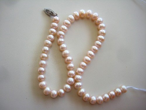 Learn how to knot pearls or restring pearls...yes, it's possible!